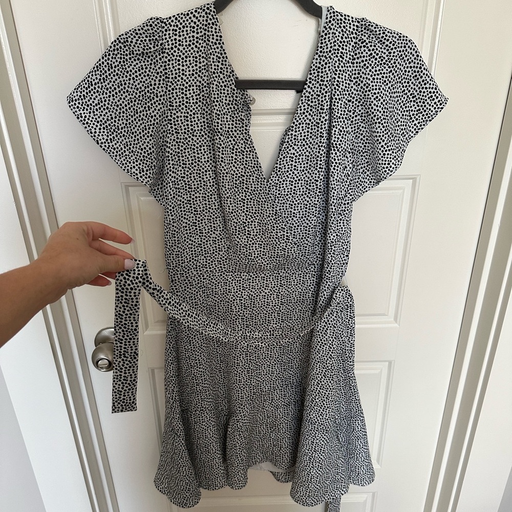 Black and white polkadot dress size M
